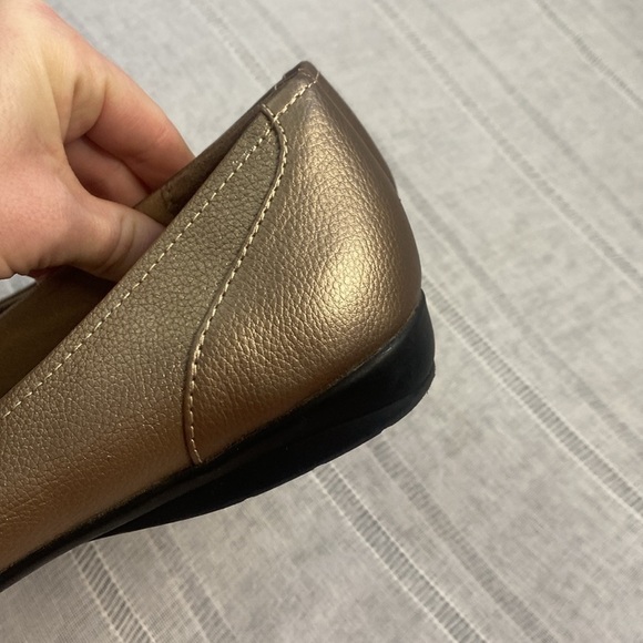 Dr. Scholl’s metallic bronze flats. - Picture 6 of 11